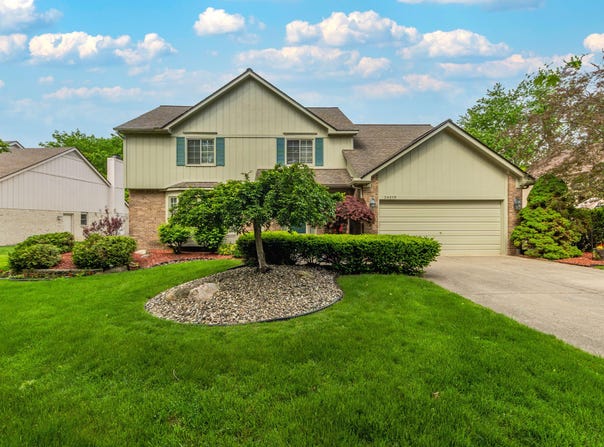 24609 Redwing Drive, Novi, MI 48374