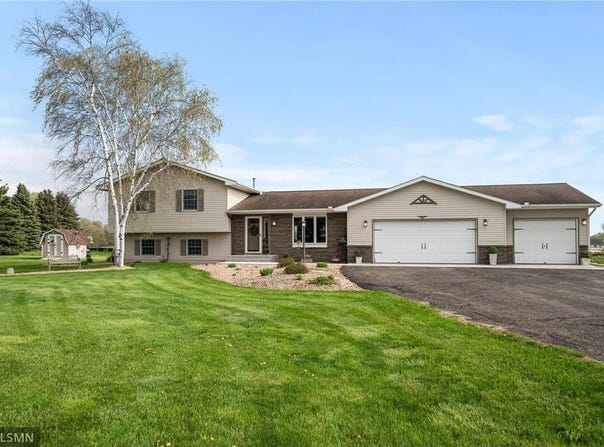 1415 County Road GG, New Richmond, WI 54017