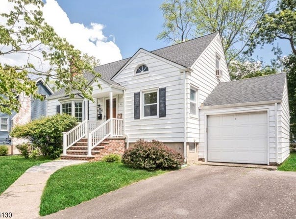 44 Hillcrest Dr, Wayne Twp., NJ 07470-5729
