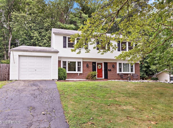 93 Idlebrook Lane, Aberdeen, NJ 07747
