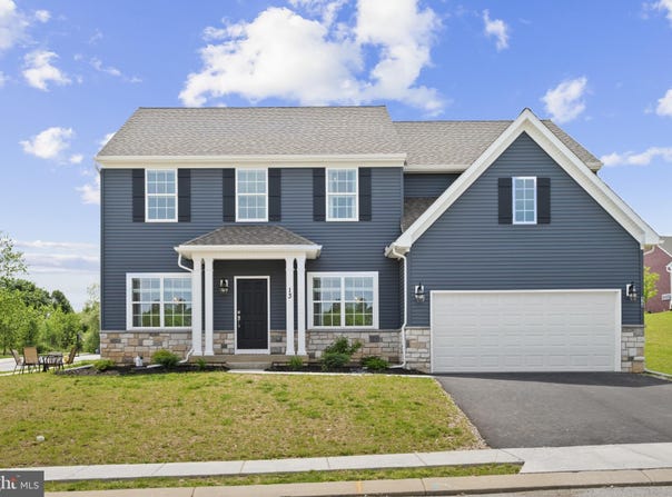 13 BANEBERRY STREET, STEWARTSTOWN, PA 17363