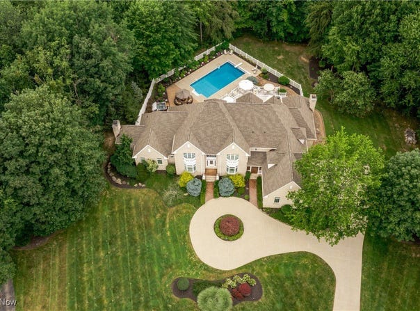 16770 Staffordshire Court, Chagrin Falls, OH 44023
