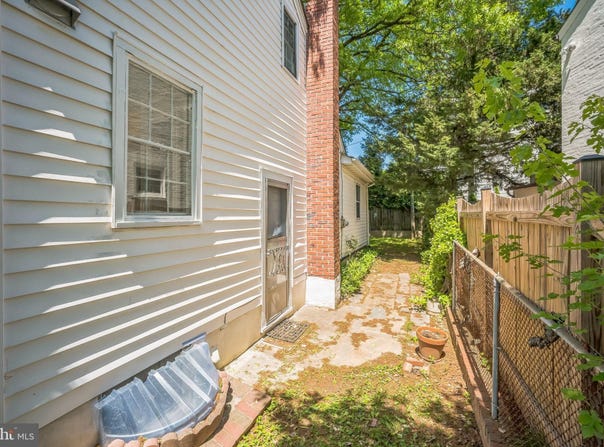 6105 26TH STREET N, ARLINGTON, VA 22207