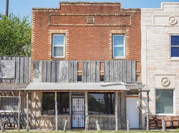 109 E Dempsey Street, Bryson, TX 76427
