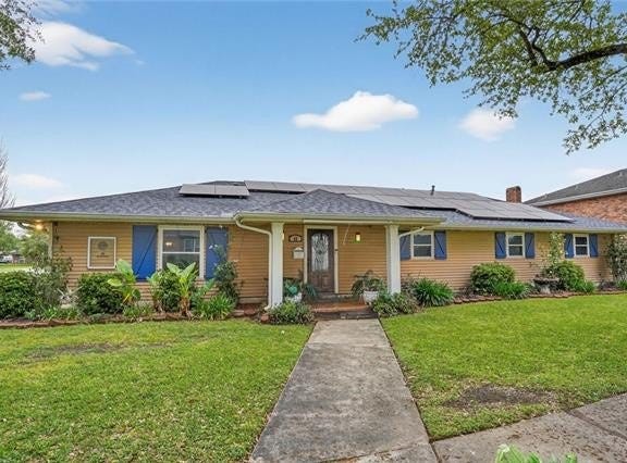 45 E CARMACK Drive, Chalmette, LA 70043