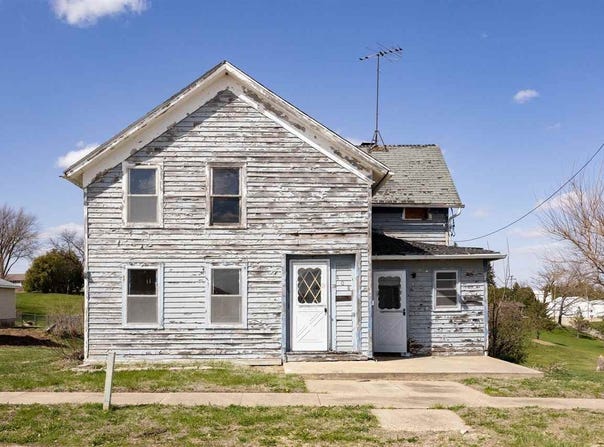 408 W Green St, Wyoming, IA 52362