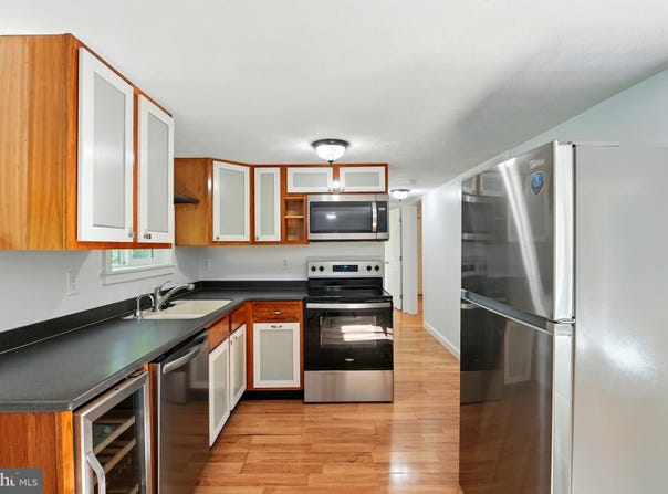 14 SUMMIT POINT DRIVE, FRONT ROYAL, VA 22630