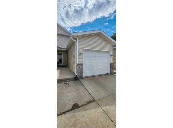 3423 Huntley Lane, Waterloo, IA 50702