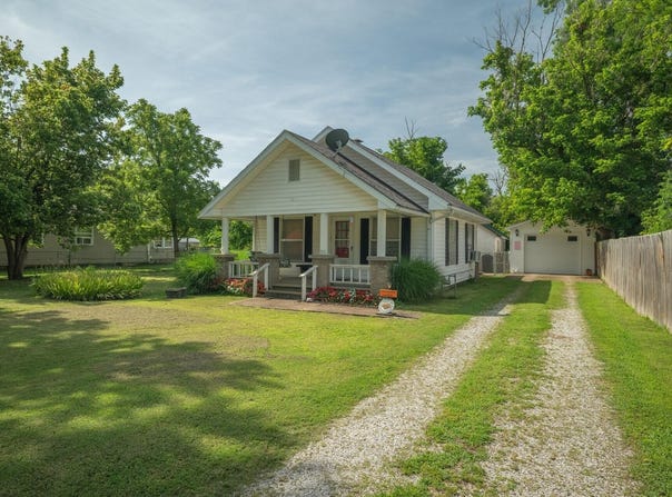 161 E Main Street, Goodman, MO 64843