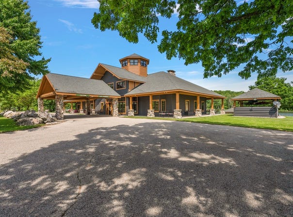 953 E 136TH ST, Grant, MI 49327