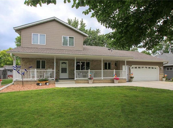 1029 Goebel Street SW, Hutchinson, MN 55350