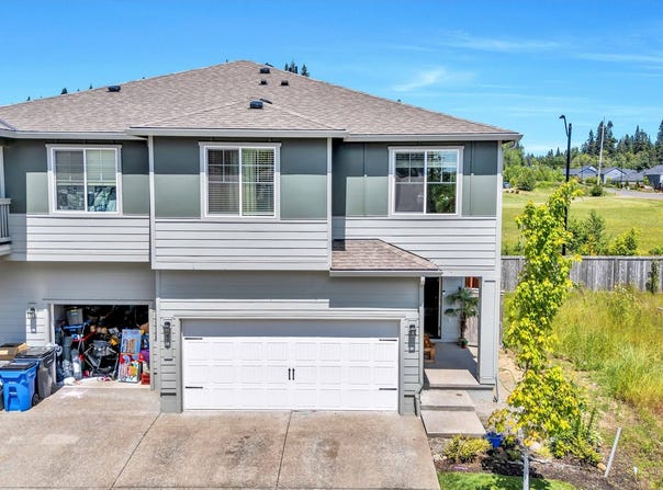 978 NE 14TH St, BattleGround, WA 98604