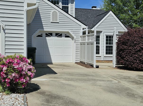 200 Lakewater, Cary, NC 27511