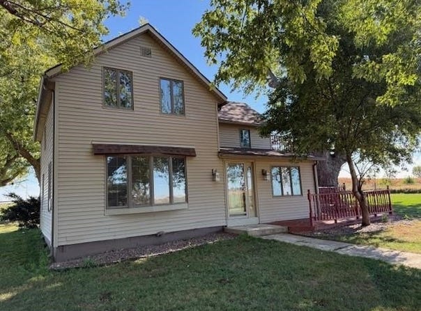 26472 Lynx Avenue, Le Mars, IA 51031-0001