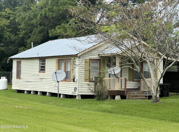 1701 Hollier Road, Breaux Bridge, LA 70517