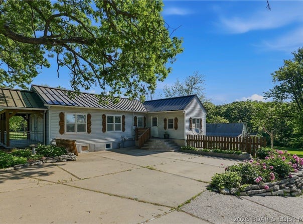 1806 S Aurora Street, Eldon, MO 65206