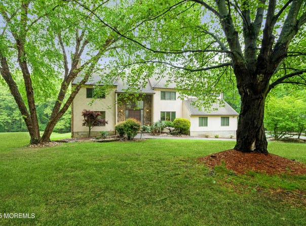 7 White Rock Terrace, Holmdel, NJ 07733