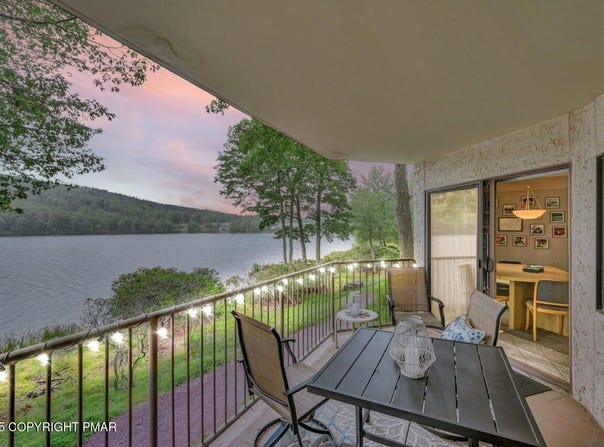 59 Midlake Drive, Lake Harmony, PA 18624
