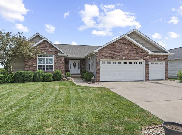 516 Wintergreen Drive, Chatham, IL 62629