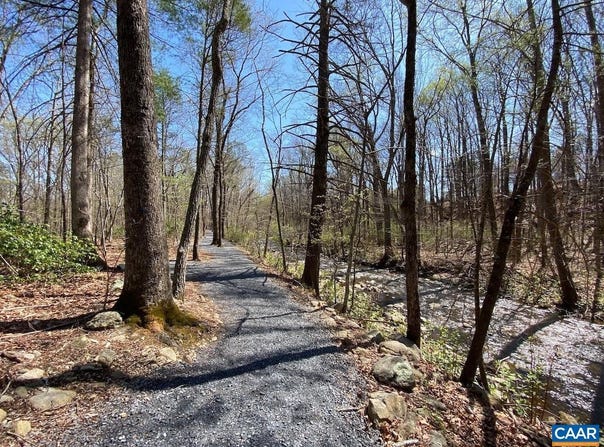 38 CREEKSIDE CL, NELLYSFORD, VA 22958