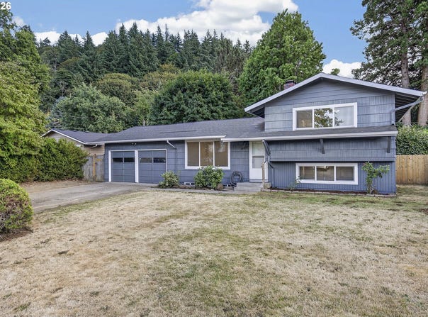 18624 SE CLINTON St, Gresham, OR 97030