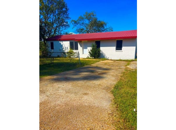 402 E Main, Okolona, MS 38860