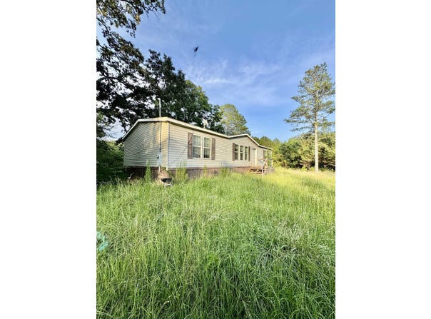 250 Mobley Crossing, Hodges, AL 35571