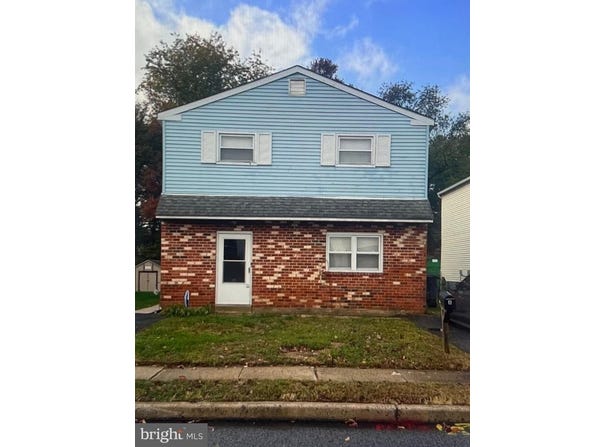 521 CORINTHIAN AVE, ESSINGTON, PA 19029