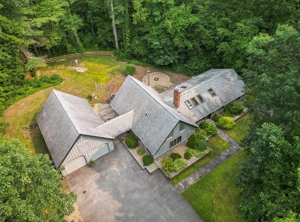 9 School St, Boxford, MA 01921
