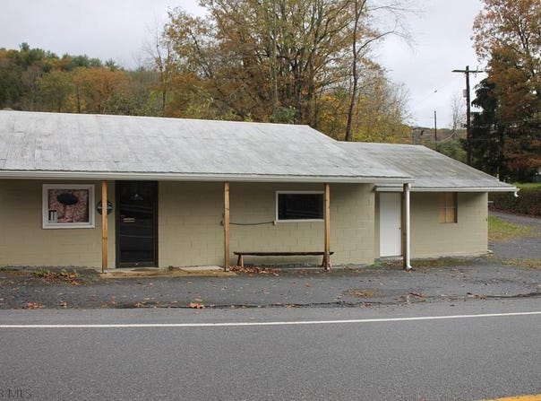 1030 Sandy Run Road, Hopewell, PA 16650