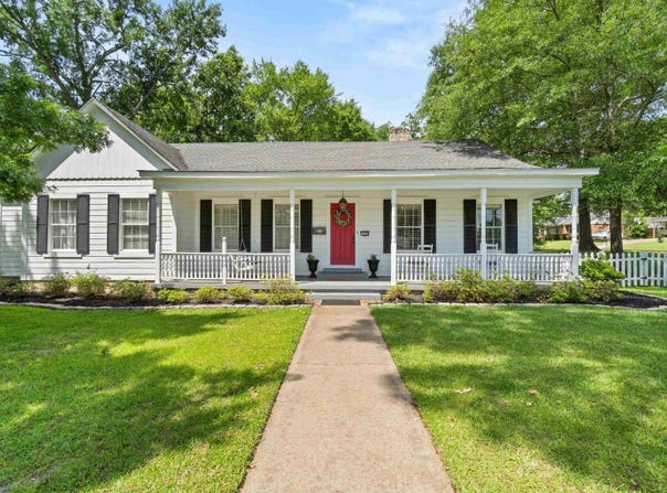 1116 N Bledsoe St., Gilmer, TX 75644