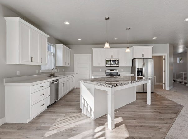 7279 S KENADI S, West Jordan, UT 84084