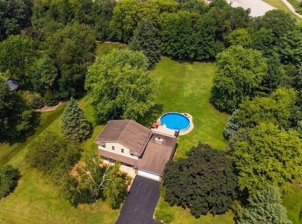 326 Cymric Ct, Wales, WI 53183