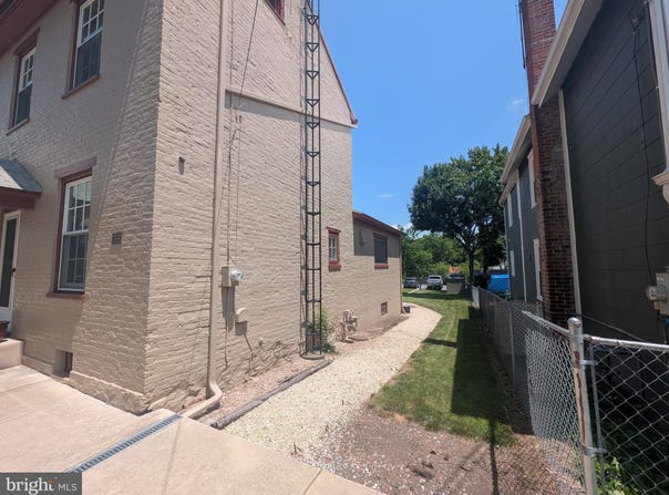 221 N STRATTON STREET, GETTYSBURG, PA 17325