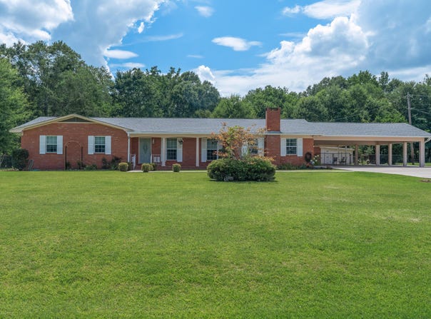 36 Greenbriar Ln., Laurel, MS 39443