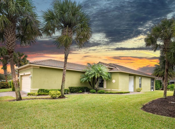 9692 SW Lindale Trace Boulevard, Port Saint Lucie, FL 34987