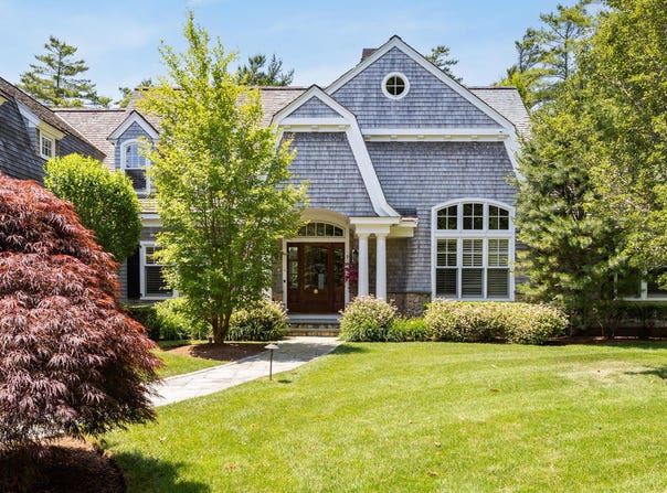 9 High Ridge Drive, Mattapoisett, MA 02739