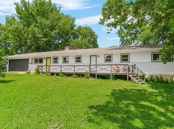 1300 NE 64Th Terrace, Kansas City, MO 64118