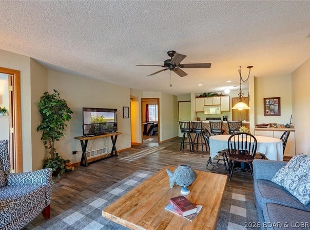 98 Jonathan Drive, Lake Ozark, MO 65049