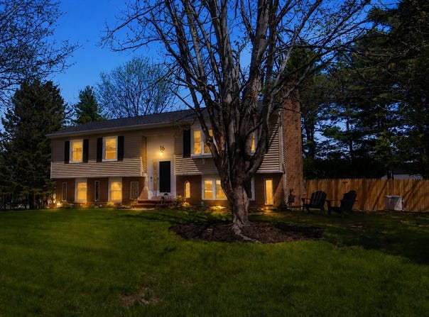 16 Willow Way, Brewer, ME 04412