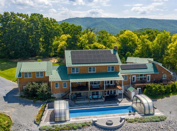 221 Montview Rd, Caldwell, WV 24925