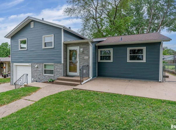 2845 WASHINGTON Lane, Davenport, IA 52804