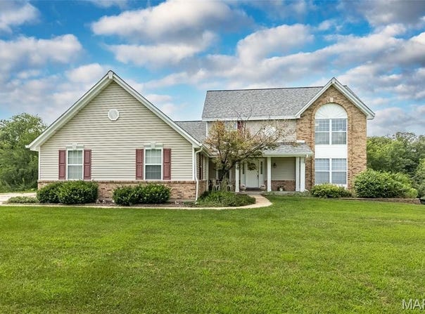 1329 Lakeway Drive, Defiance, MO 63341