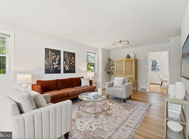 223 WINDSOR AVENUE, UPPER DARBY, PA 19082