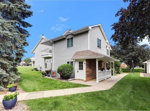3566 Blue Jay Way, Eagan, MN 55123