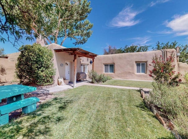16 Bennet Road, Los Lunas, NM 87031