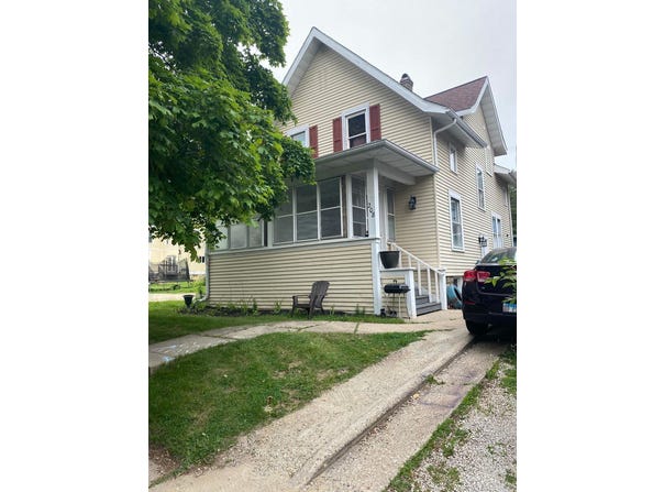 208 John Street, DeKalb, IL 60115