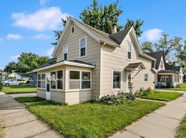230 E Carroll Street, Portage, WI 53901