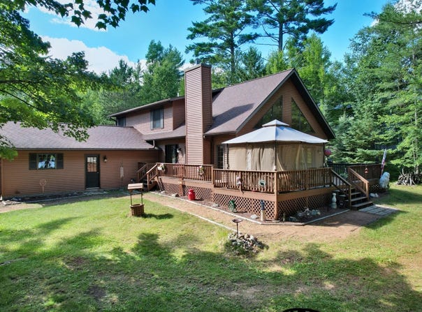 2718 PICKEREL POINT LN, Eagle River, WI 54521