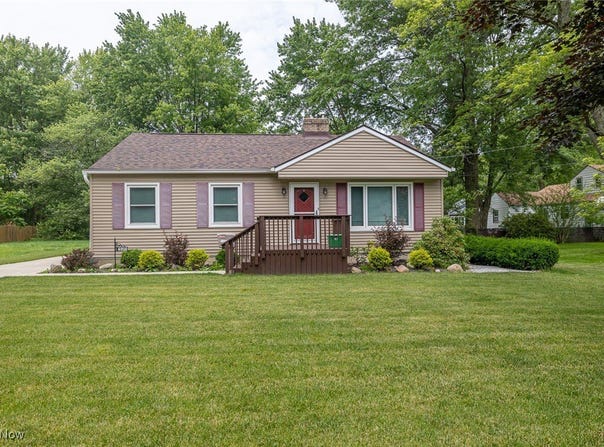 4050 Walter Road, North Olmsted, OH 44070